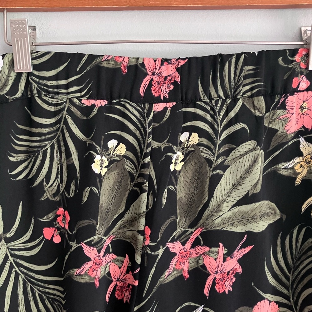 LIZ CLAIBORNE Wide Leg High Waisted Floral Cropped Pants Size 6  (like a 10-12) - Picture 6 of 12